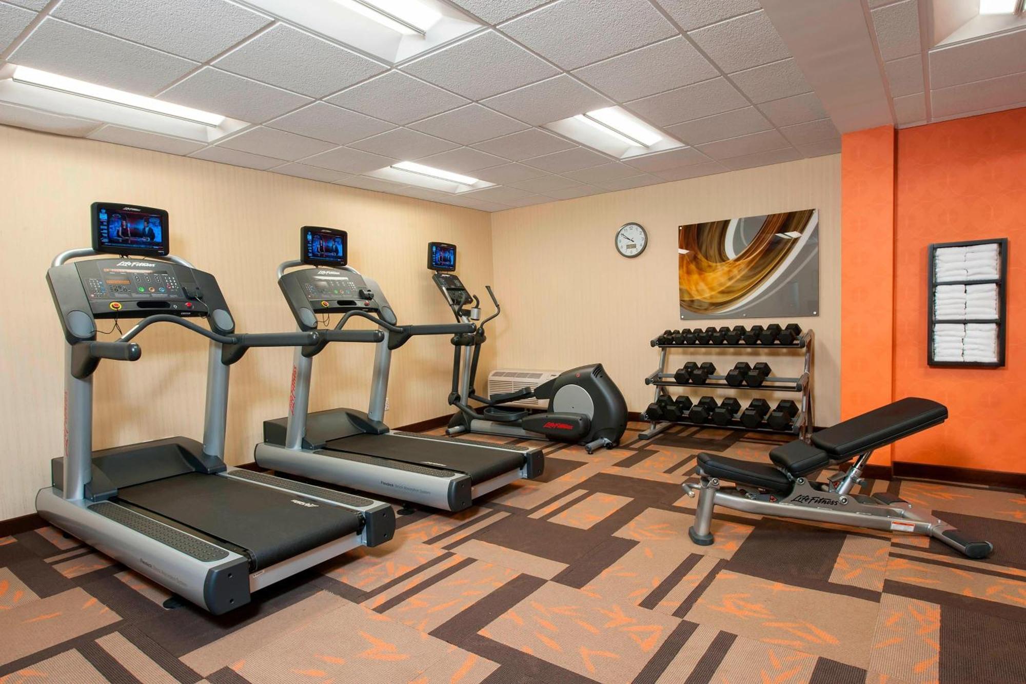 Courtyard Chicago Glenview/Northbrook Hotel Ngoại thất bức ảnh