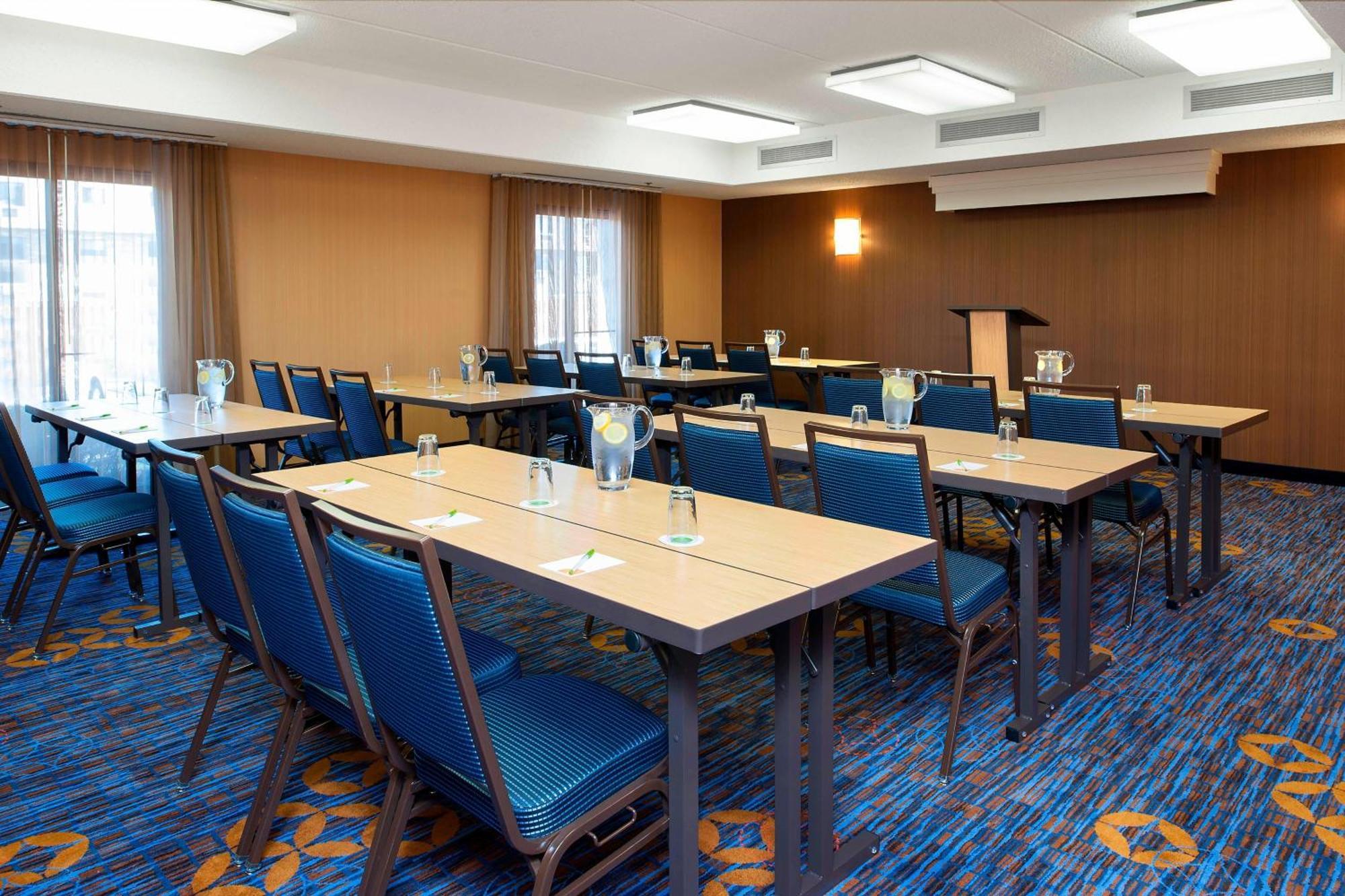 Courtyard Chicago Glenview/Northbrook Hotel Ngoại thất bức ảnh