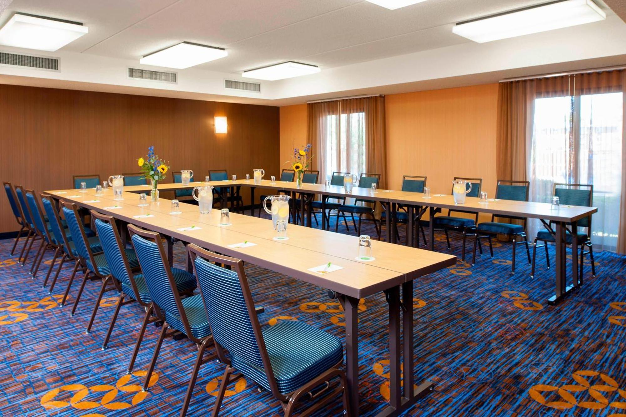 Courtyard Chicago Glenview/Northbrook Hotel Ngoại thất bức ảnh