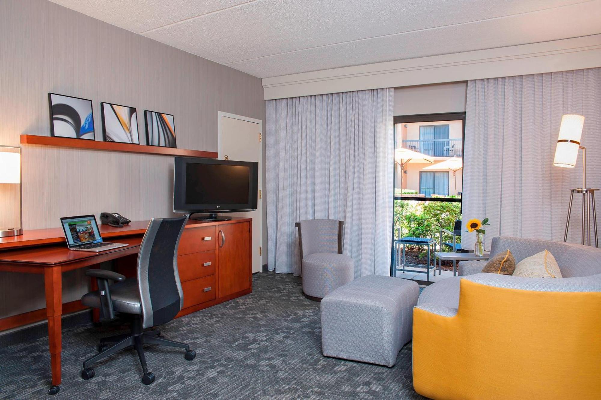 Courtyard Chicago Glenview/Northbrook Hotel Ngoại thất bức ảnh